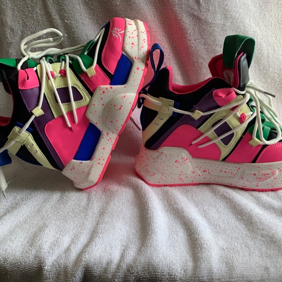 Women’s Wedge Platform Sneaker - Picture 4 of 6